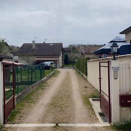 Au Gres Du Vent Apartment Ruy-Montceau Bagian luar foto