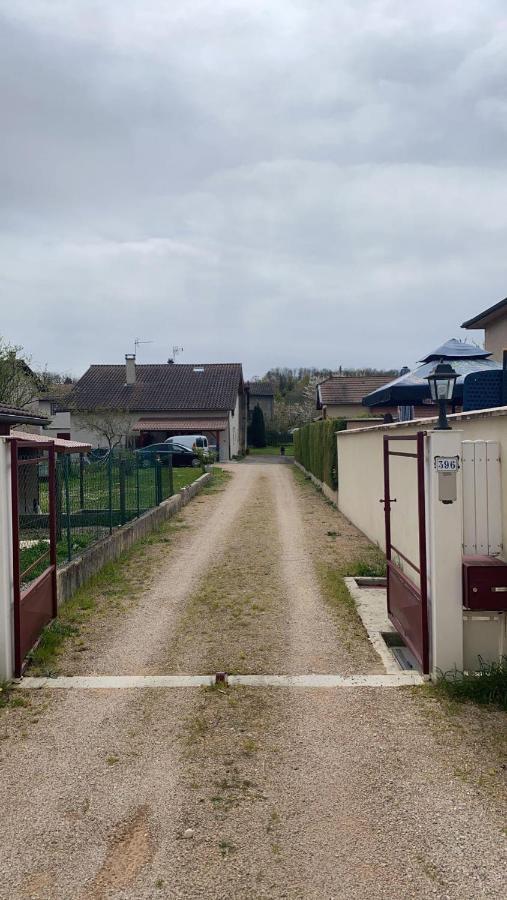 Au Gres Du Vent Apartment Ruy-Montceau Bagian luar foto